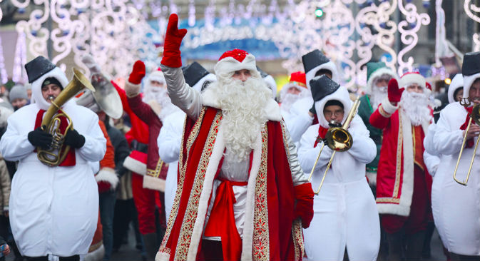 Babbo Natale sfila per le strade russe (Foto: PhotoXPress)